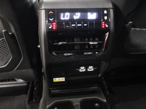 Used 2021 Jeep Grand Cherokee L Limited AWD/4WD image 22