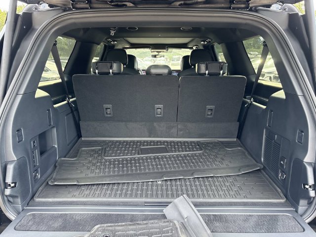 New 2027 Lincoln Navigator L Reserve w/ Jet Appearance Package AWD/4WD image 12