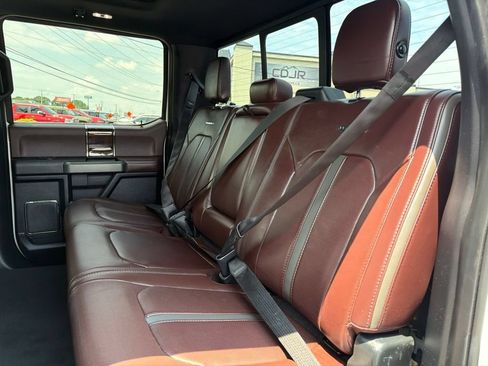 Used 2017 Ford F150 Platinum w/ Equipment Group 701A Luxury AWD/4WD image 17