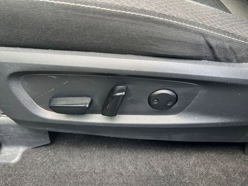 Used 2024 Nissan Pathfinder SV FWD image 22