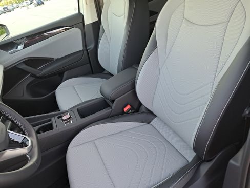 New 2025 Volkswagen Tiguan SE image 15