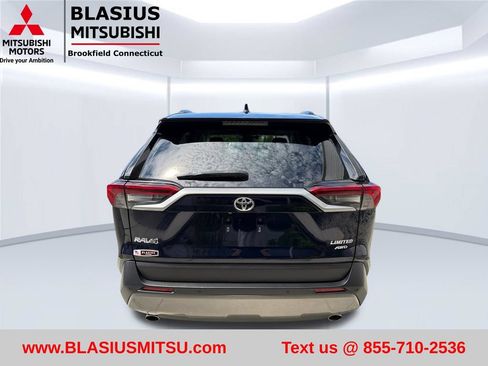 Used 2023 Toyota RAV4 XLE AWD/4WD image 10