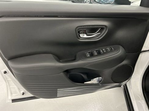 New 2026 Honda HR-V LX image 18