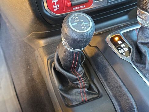 Used 2018 Jeep Wrangler Unlimited Rubicon AWD/4WD image 18