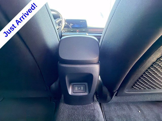 Used 2025 Hyundai Elantra SEL FWD image 32