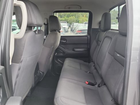 Used 2025 Nissan Frontier SV w/ SV Convenience Package image 13