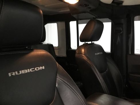 Used 2015 Jeep Wrangler Unlimited Rubicon AWD/4WD image 16