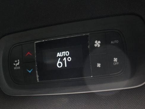 Used 2021 Chrysler Pacifica Touring w/ S Appearance Package image 47