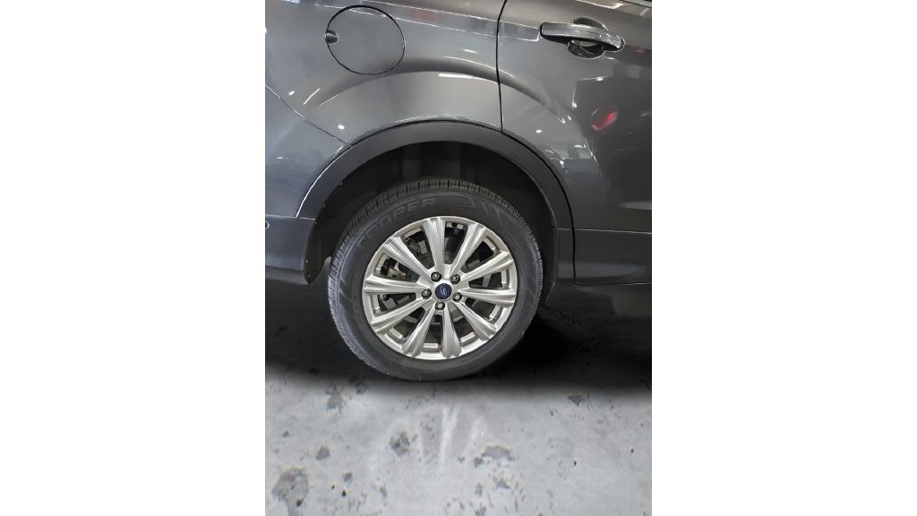 Used 2017 Ford Escape Titanium w/ Equipment Group 301A AWD/4WD image 19