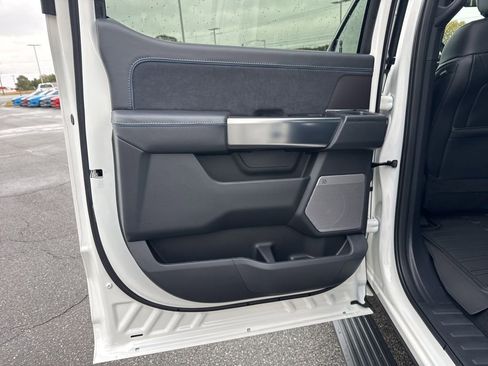 New 2025 Ford F150 Platinum w/ FX4 Off-Road Package image 17