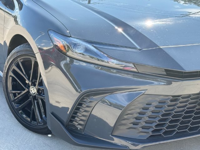 Used 2026 Toyota Camry SE FWD image 4