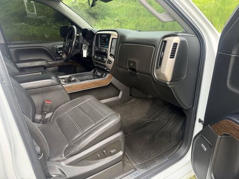 Used 2018 GMC Sierra 1500 Denali w/ Denali Ultimate Package AWD/4WD image 18