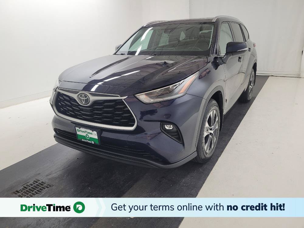 Used 2021 Toyota Highlander XLE AWD/4WD image 1
