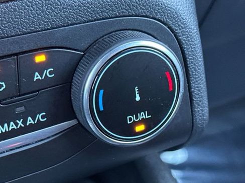 Used 2024 Ford Escape ST-Line image 30