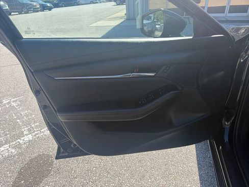 Used 2024 MAZDA MAZDA3 s FWD image 13