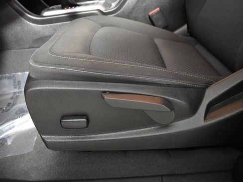 Used 2022 Chevrolet Colorado LT w/ LT Convenience Package image 12