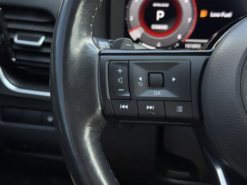 Used 2022 Nissan Rogue Platinum w/ Head-Up Display Package image 16