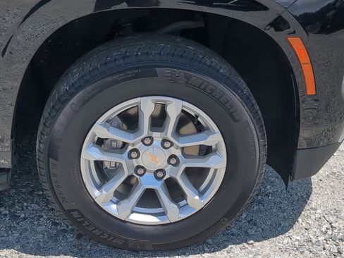 Used 2025 Chevrolet Tahoe LT RWD image 12