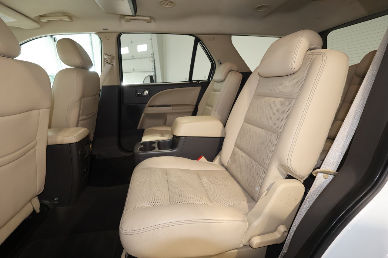 Used 2008 Ford Taurus X Limited FWD image 15