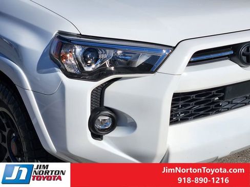 Used 2023 Toyota 4Runner SR5 Premium image 10