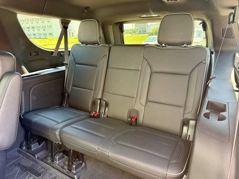 Used 2021 Chevrolet Suburban Premier AWD/4WD image 13