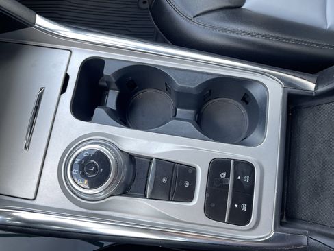 Used 2022 Ford Explorer XLT w/ Equipment Group 202A image 29