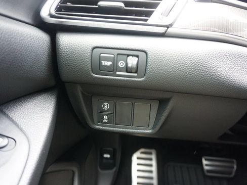 Used 2018 Honda Accord Sport image 4