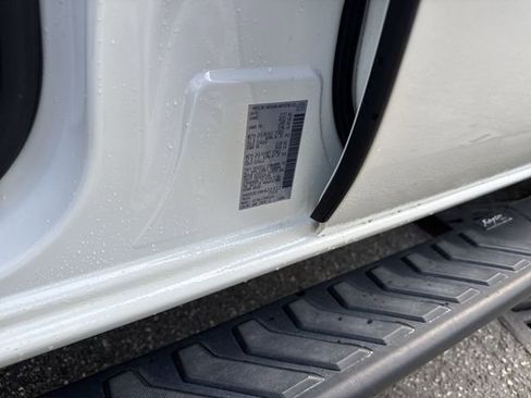 Used 2024 Nissan Frontier SV w/ SV Convenience Package image 34