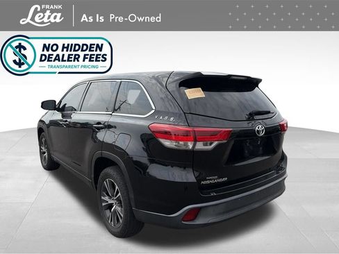 Used 2018 Toyota Highlander LE FWD image 4