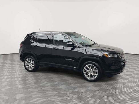 Used 2022 Jeep Compass Latitude AWD/4WD image 38