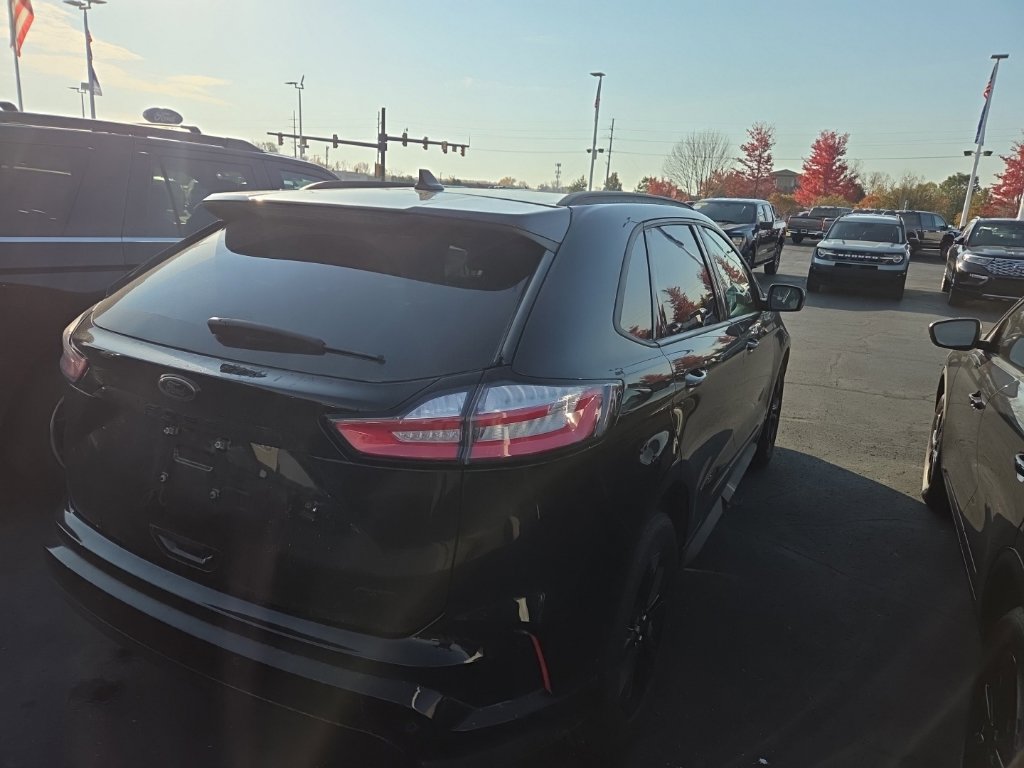 Used 2024 Ford Edge SE w/ Black Appearance Package AWD/4WD image 11