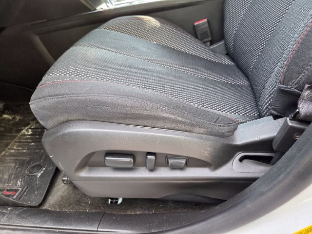 Used 2017 Chevrolet Equinox LT w/ Convenience Package FWD image 13