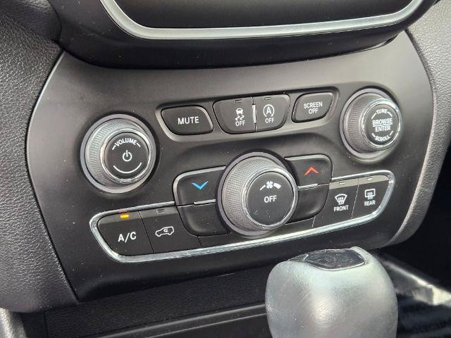 Used 2020 Jeep Cherokee Latitude Plus AWD/4WD image 26