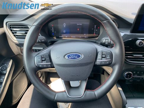 Used 2025 Ford Escape ST-Line Select AWD/4WD image 22