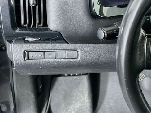 Used 2023 Nissan Pathfinder SV AWD/4WD image 17