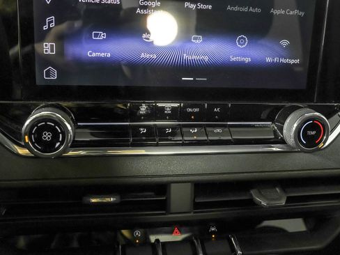 Used 2024 Chevrolet Colorado Trail Boss w/ Technology Package image 30