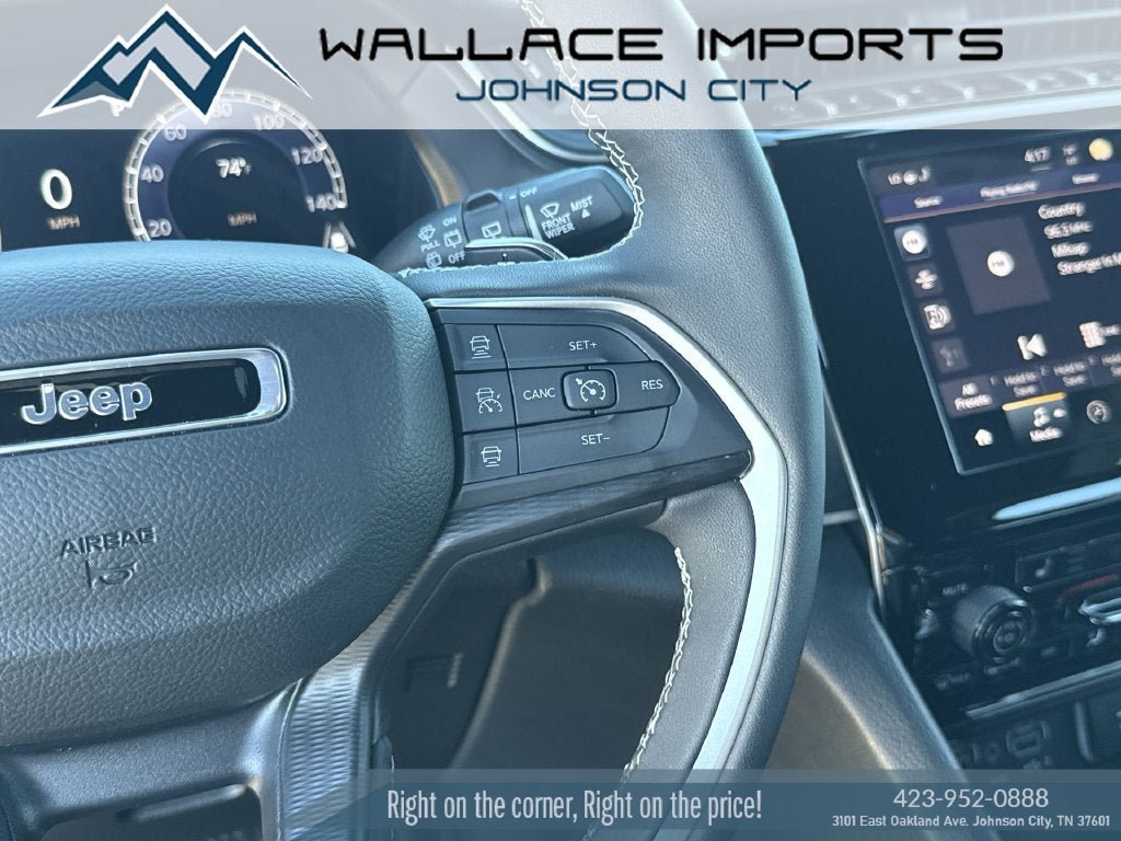 Used 2025 Jeep Grand Cherokee Laredo X w/ Luxury Tech Group I AWD/4WD image 30