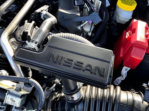 Used 2025 Nissan Sentra SR w/ SR Premium Package FWD image 30