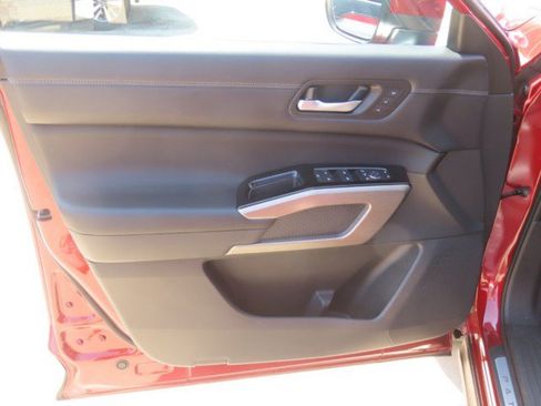Used 2023 Nissan Pathfinder Platinum FWD image 24