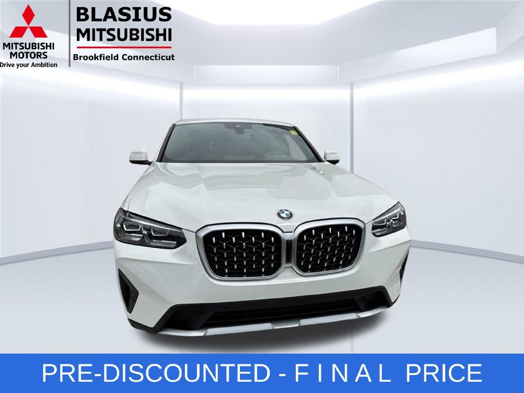 Used 2025 BMW X4 xDrive30i AWD/4WD image 18