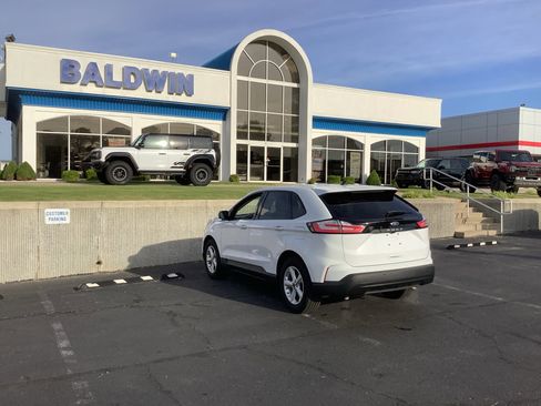 Used 2021 Ford Edge SE FWD image 5