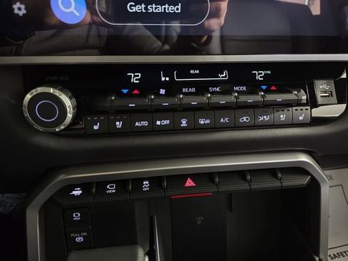 Used 2025 Toyota Sequoia Platinum image 16