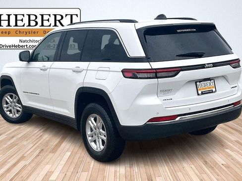 Used 2023 Jeep Grand Cherokee Laredo image 11