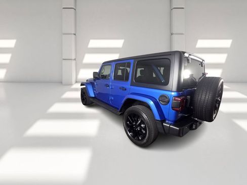 Used 2022 Jeep Wrangler Unlimited Sahara image 7
