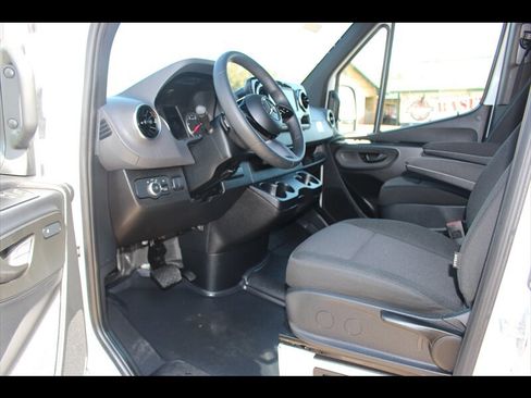 Used 2026 Mercedes-Benz Sprinter 2500 image 28