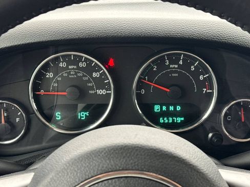 Used 2018 Jeep Wrangler Unlimited Sahara AWD/4WD image 26