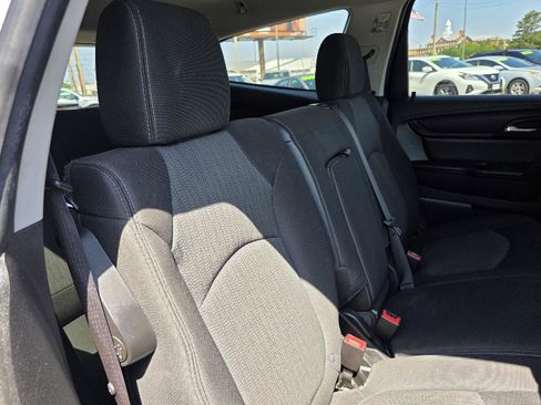 Used 2017 Chevrolet Traverse LT FWD image 27