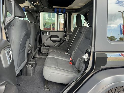 Used 2020 Jeep Wrangler Unlimited Sport AWD/4WD image 13