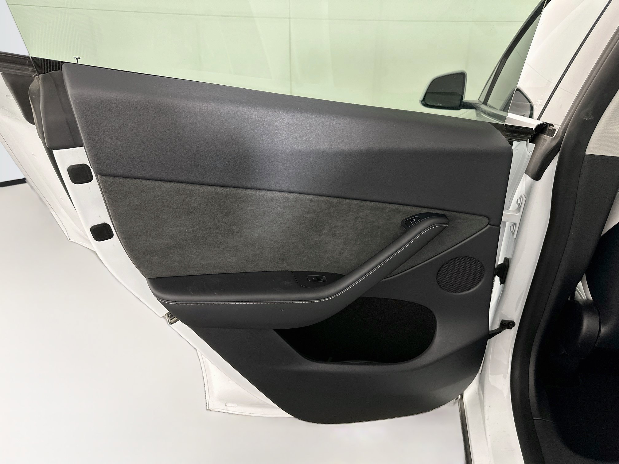 Used 2022 Tesla Model Y Long Range AWD/4WD image 23