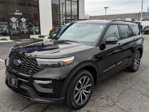 Used 2020 Ford Explorer ST image 2